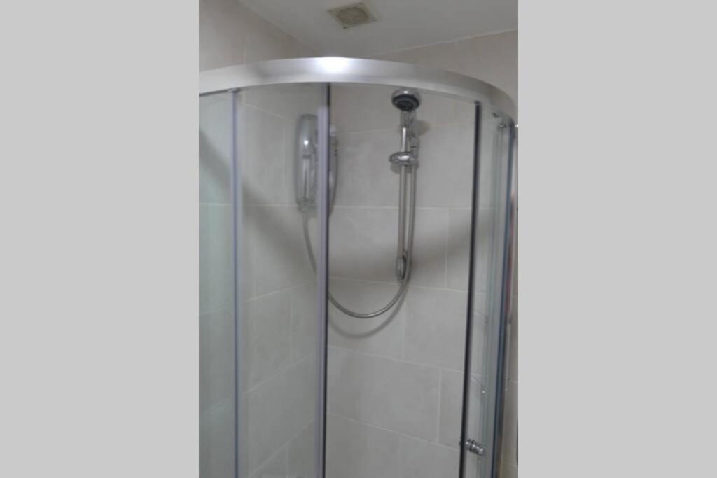 2 Bedroom Apartment Nr City Centre, Uni & Parks Cardiff Exterior foto